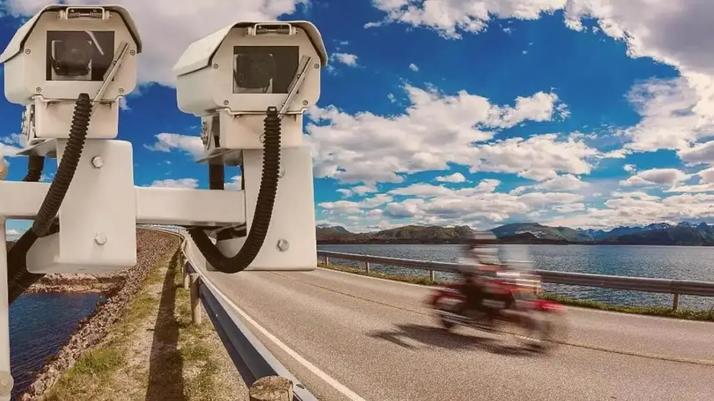 Fotomulta a moto por exceso de velocidad