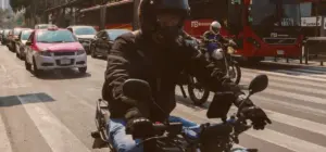 Motociclista manejando en CDMX